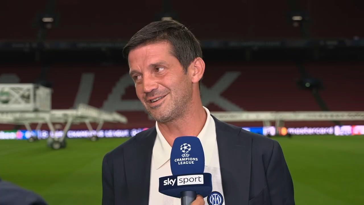 我们在场上, 就像扬必须 我们在场上, 就像扬必须