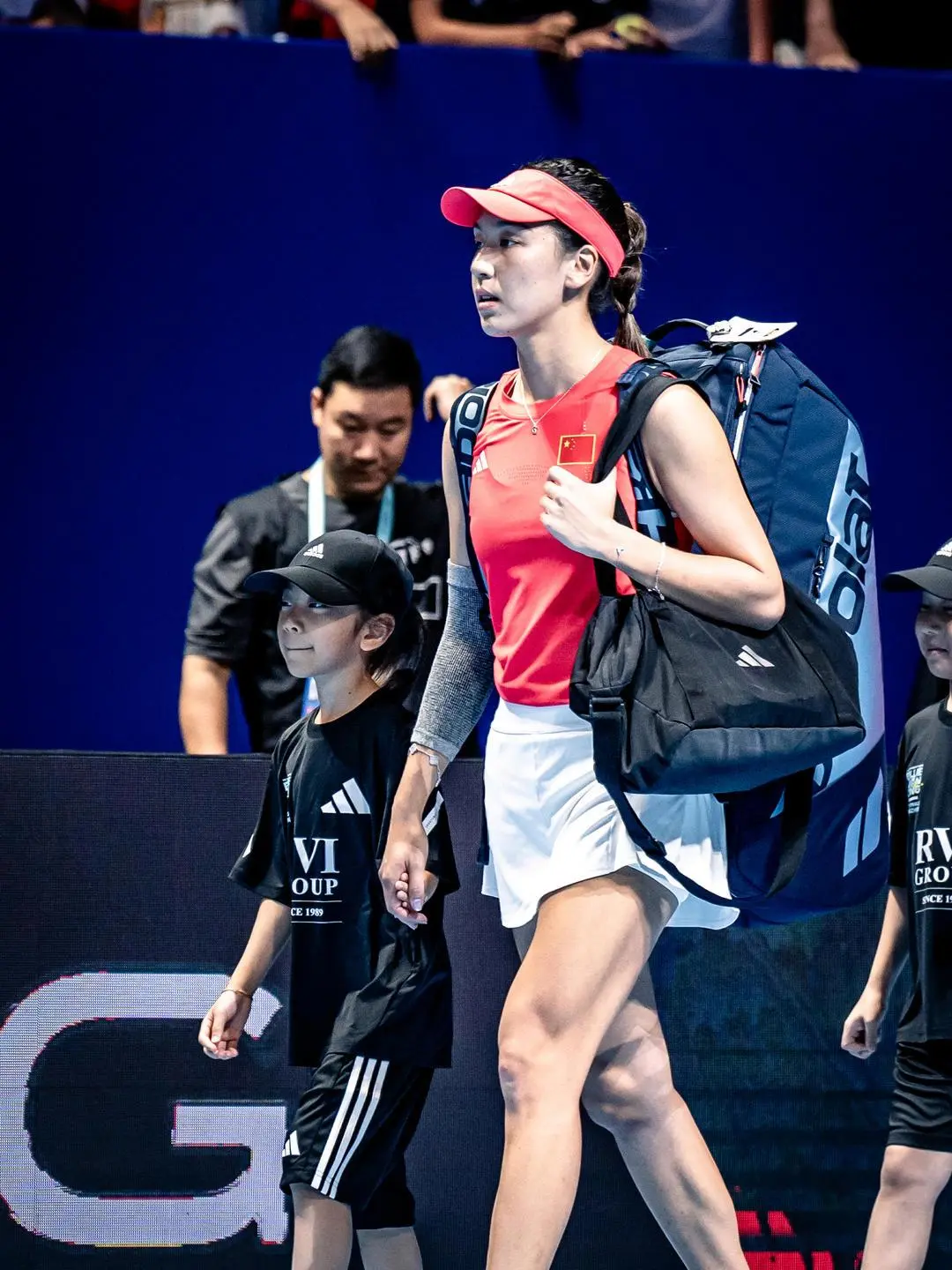 tenan, 首轮就展开