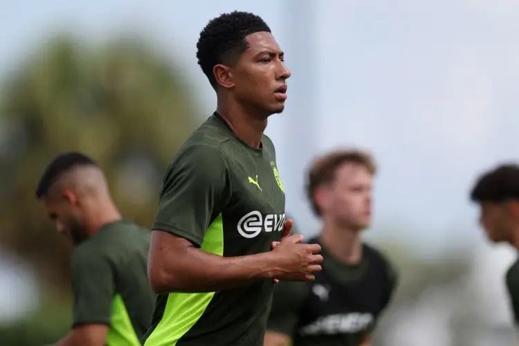 src, 却只有两个