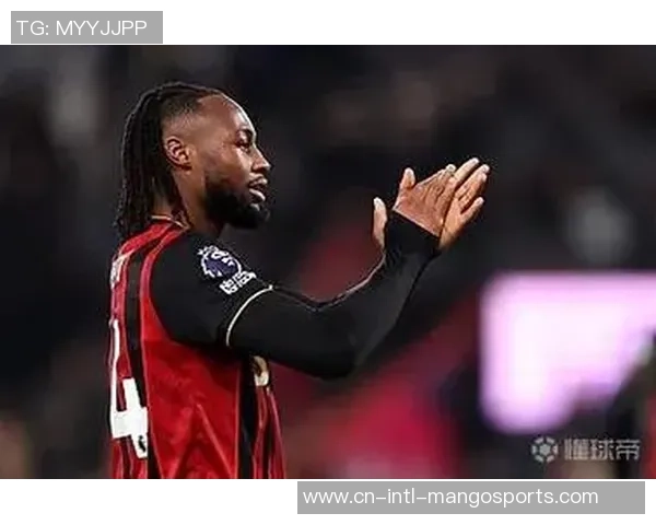 天空体育：曼联和曼城正全力抢夺从伯恩茅斯签下塞门约